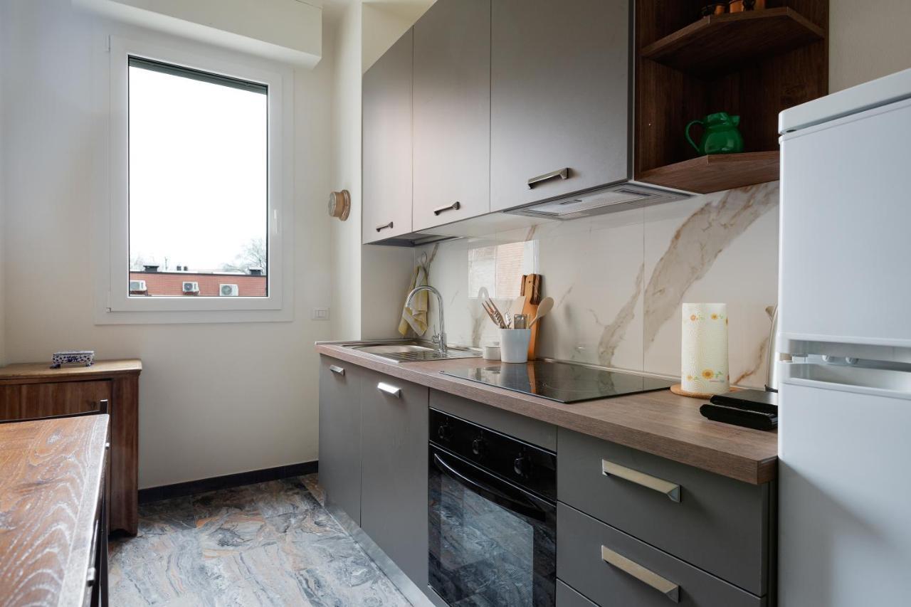 Dergano Comfy Apartment - 250 M Far From M3 Milan Exterior photo